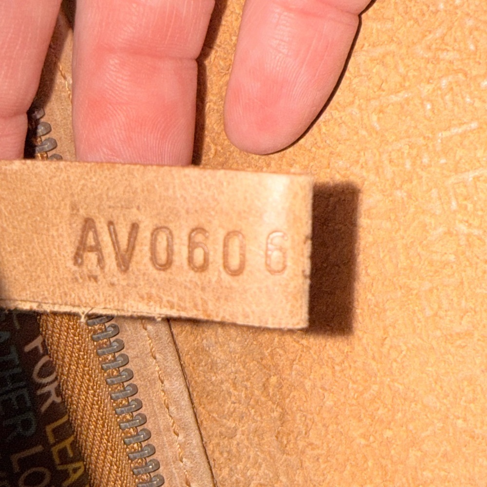 Vintage VELEZ Colombia Tooled Leather Boho Crossbody Bag – Tan - Picture 5 of 11